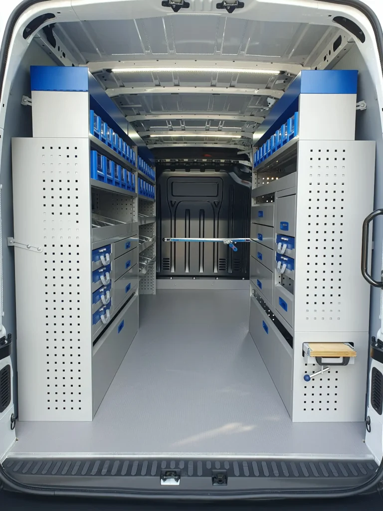 Zabudowa serwisowa, warsztatowa Renault Master
