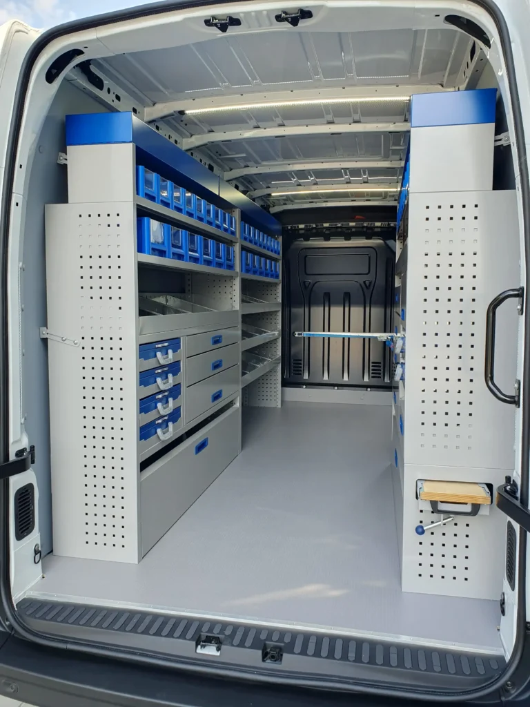 Zabudowa serwisowa, warsztatowa Renault Master, zabudowa serwisowa do busa
