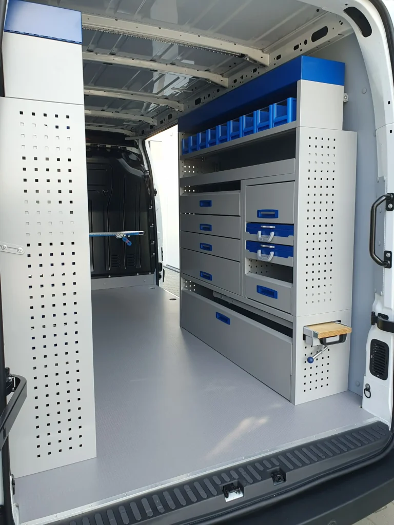Zabudowa serwisowa, warsztatowa Renault Master