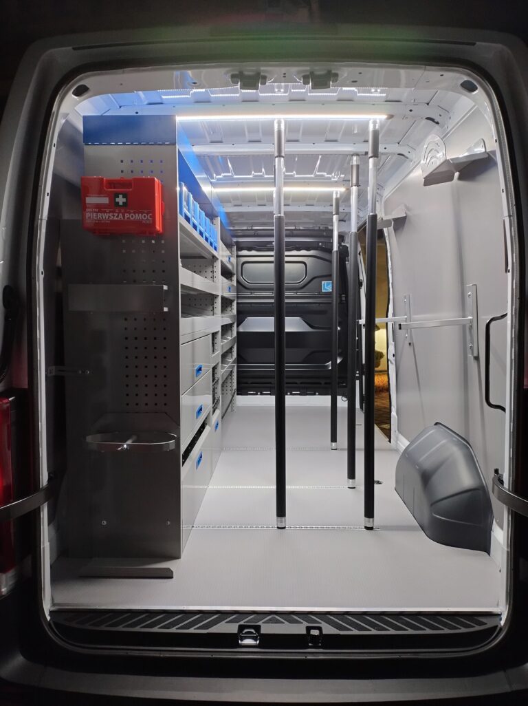 Zabudowa serwisowa, warsztatowa Renault Master