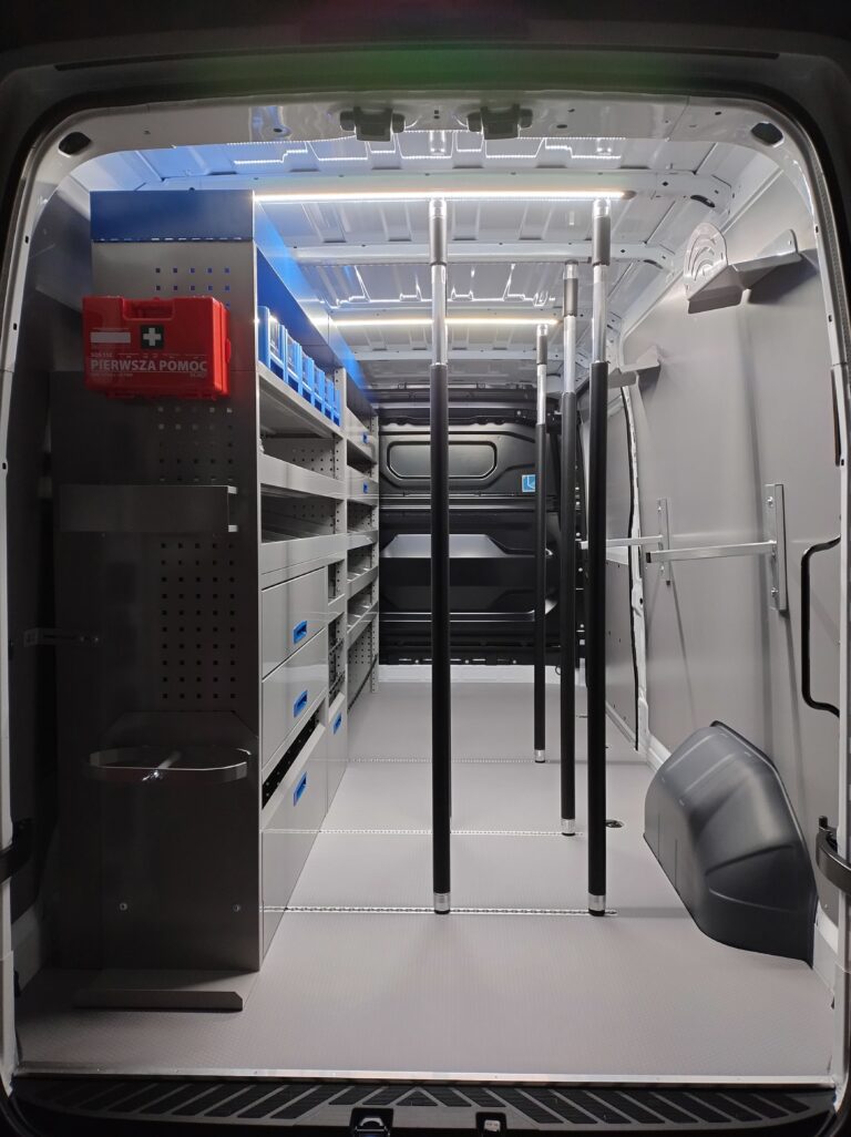 Zabudowa serwisowa, warsztatowa Renault Master