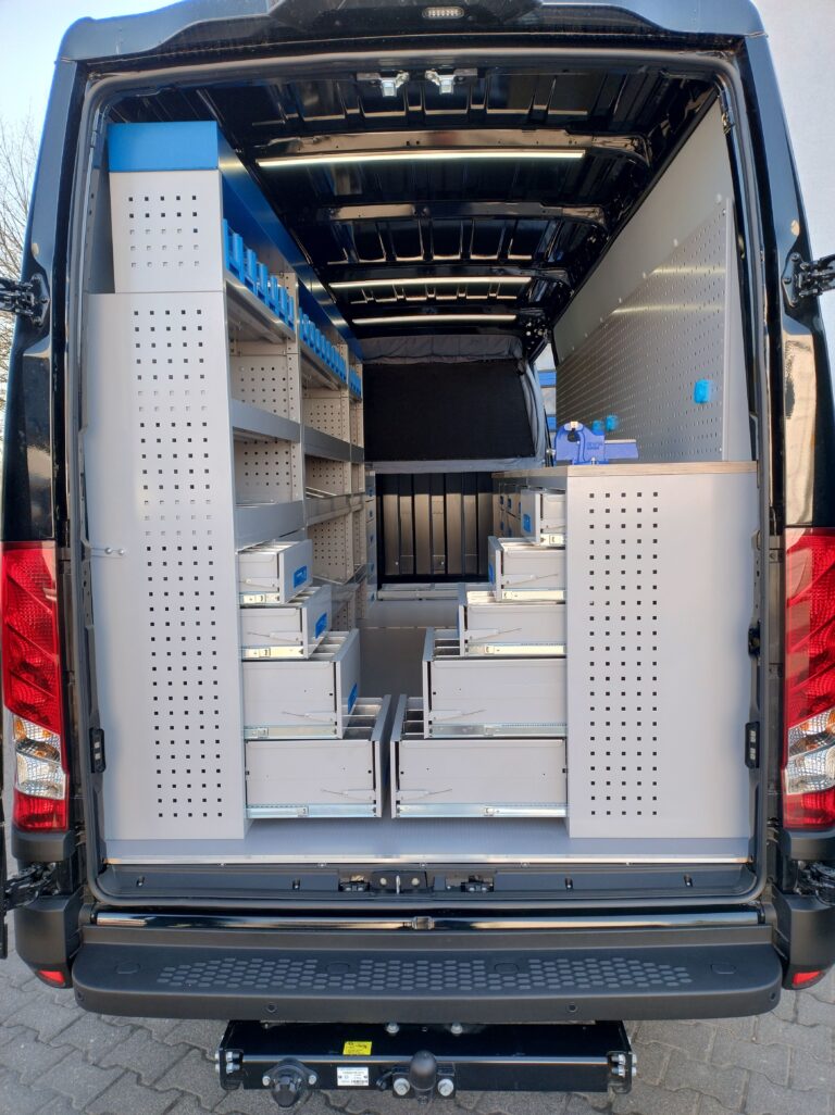 Zabudowa serwisowa, warsztatowa Iveco Daily