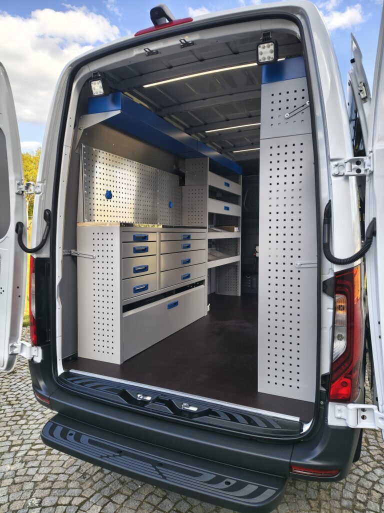 Zabudowa serwisowa, warsztatowa, mobilny serwis Mercedes Sprinter L2H2