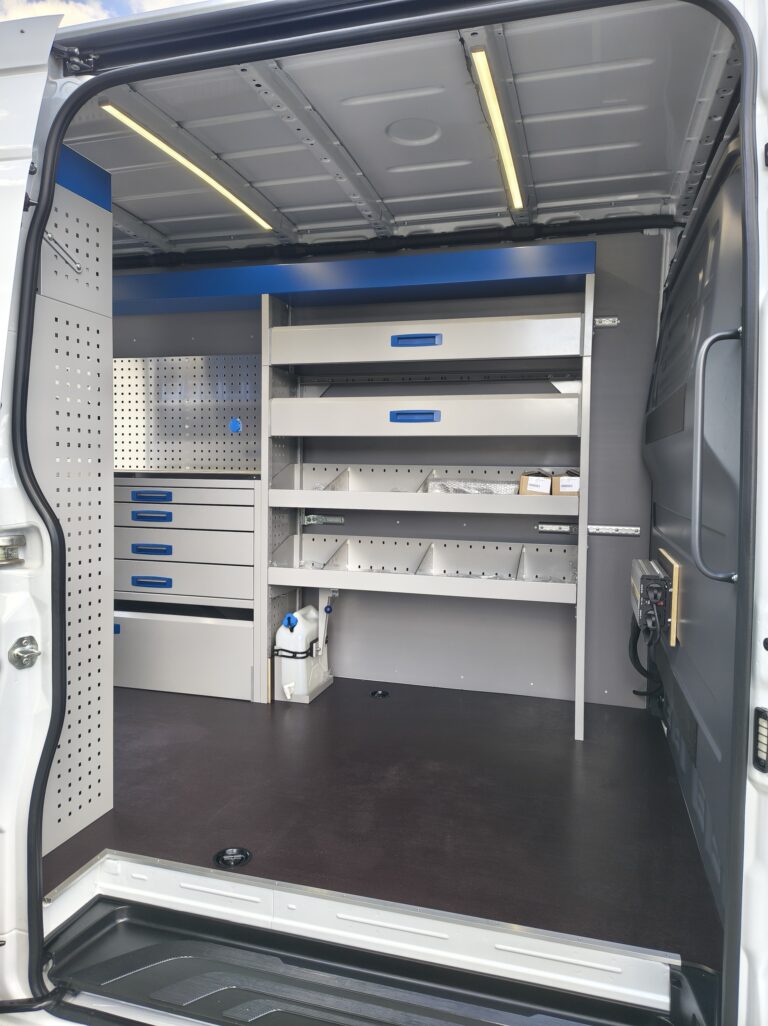 Zabudowa serwisowa, warsztatowa, mobilny serwis Mercedes Sprinter L2H2
